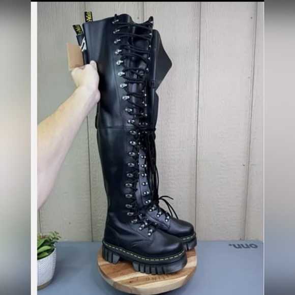 RARE Dr. Martens Audrick 22Eye ExtremeLace Thigh High Platform Boots Size 11 NIB - Picture 8 of 13